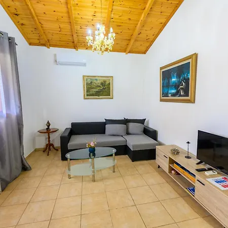 The Mansion Of Dionisos And Dimitras 7 فيلة